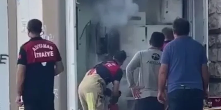 Alev alan trafo paniğe neden oldu