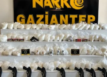Valiz valiz uyuşturucu
