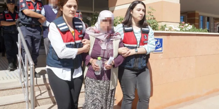Cesedi çuvalla dereye attılar