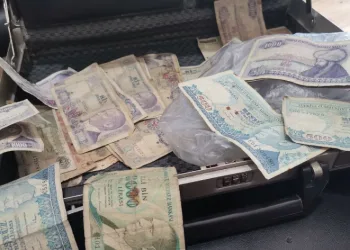 Biriktirdiği paralar pul oldu