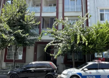 Balkondan düşüp ağır yaralandı