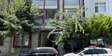 Balkondan düşüp ağır yaralandı