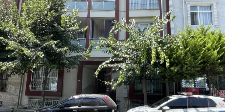 Balkondan düşüp ağır yaralandı