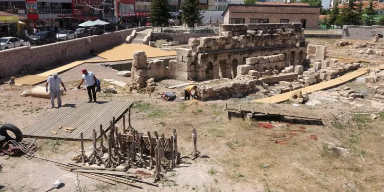 2 bin yıllık hamam