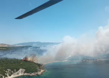 Vatandaşlar denizden tahliye ediliyor
