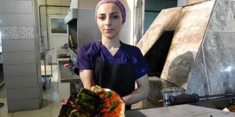 Bulaşıkçı olarak başladı, usta oldu