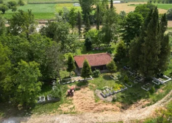Mezarlık içinde unutulan tarih