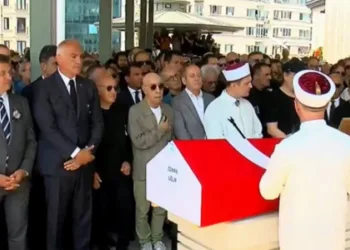 Özkan Uğur’un cenaze namazı Taksim Camii’nde kılındı