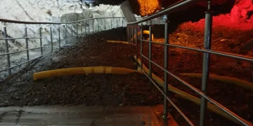 Sel, en gözde mekanı da vurdu