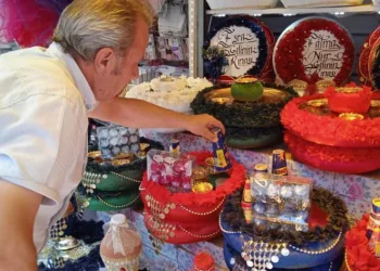 Esnaf, çeyizlik ürünlerin satışlarından memnun