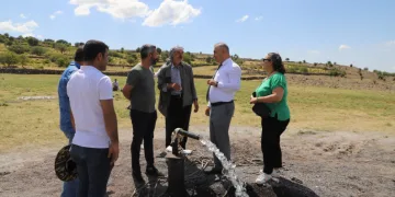 Bir mahallenin daha su sorununu çözüldü