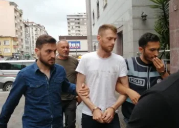 1 kişiyi öldürdü 2 kişiyi yaraladı