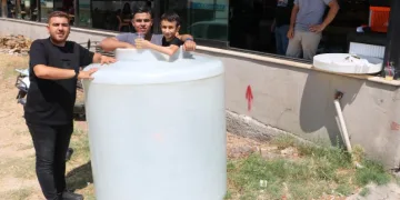 2 tonluk buzlu varilde serinlediler