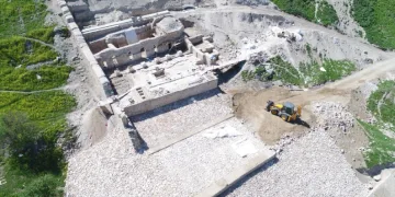 Ahşap köprü ile ulaşılacak