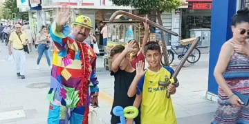 Balon satarak Türkiye’yi gezdi