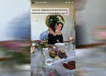 Babasının vefatıyla yıkılan Alişan’a destek verdi