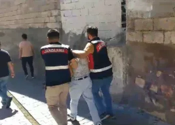 Cezaevi firarisi ahırda yakalandı