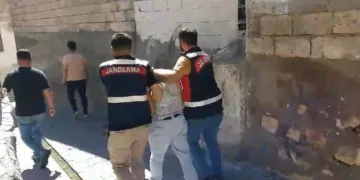 Cezaevi firarisi ahırda yakalandı