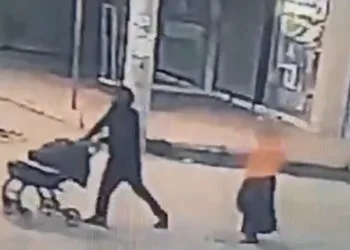Bebek arabalı hırsızlar polise yakalandı