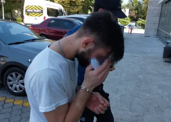 Arkadaşının cep telefonunu gasp ettiği iddiasıyla tutuklandı