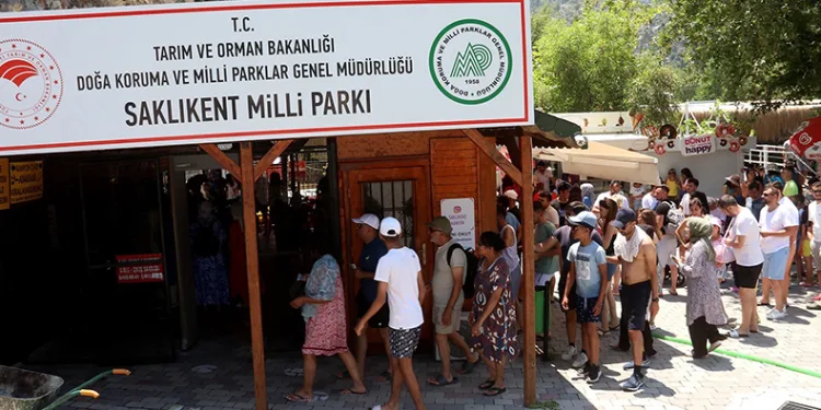 Saklıkent Kanyonunda turist bereketi