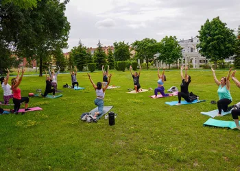 Açık havada yoga keyfi