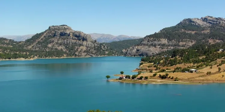 Menzelet Barajının doğal güzelliği