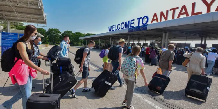 Antalya’da turist rekoru