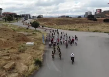 Dijital bağımlılığa karşı pedal çevirdiler