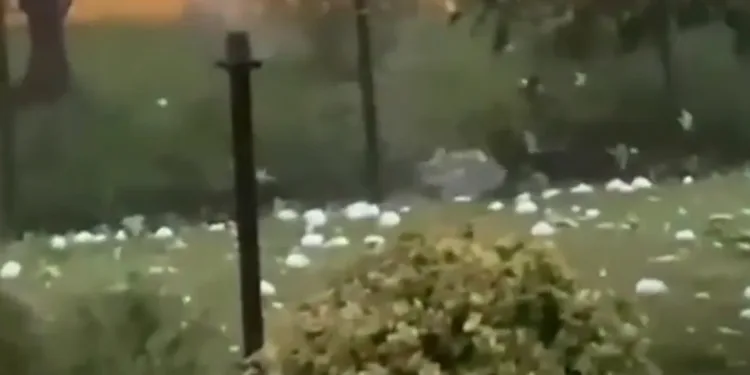 Elma büyüklüğündeki dolu yağışı