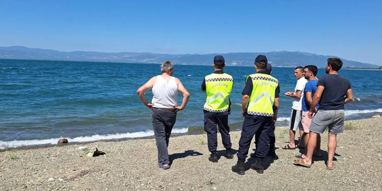 “Gölde boğuldu” diye aranıyordu yürüyerek geldi