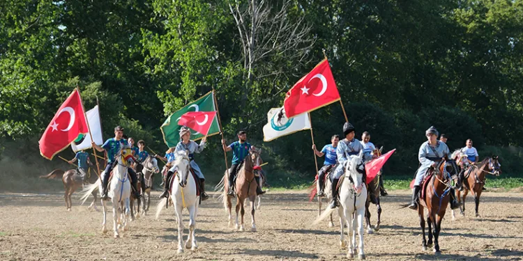 Ciritçiler 15 Temmuz şehitleri için sahaya indi