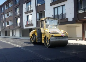 Gemlik Belediyesi’nden yol yapım atağı