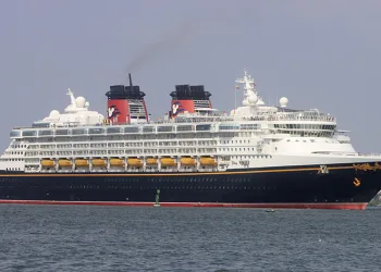 Amsterdam’da büyük yolcu gemilerine yasak