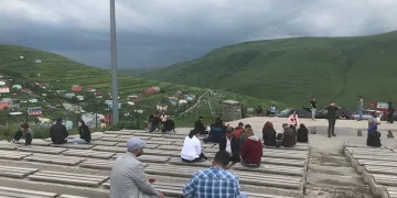 Festivalde Ata’nın silüetine bulut engeli