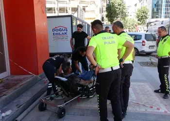 Husumetlisini iş yerinde pompalı tüfekle vurdu