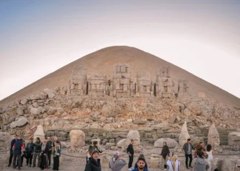 Nemrut Dağı’na ziyaretçi akını