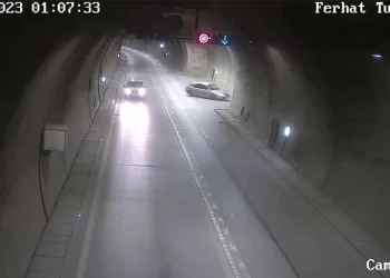 Tünelde sollama yaparken duvara çarptı