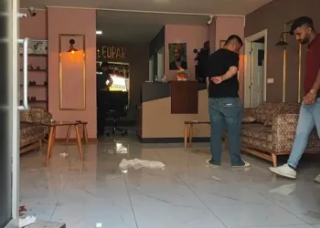 Güzellik merkezine silahlı saldır