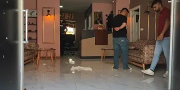 Güzellik merkezine silahlı saldır