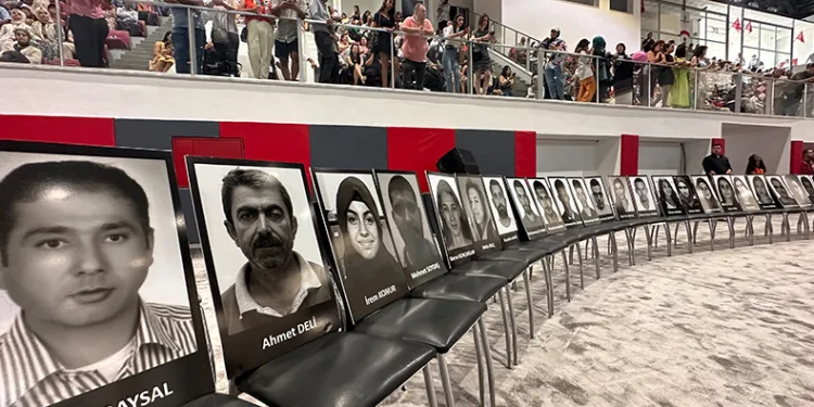 Hüzünlü mezuniyet