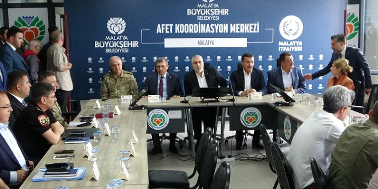 Bakanı Işıkhan Afet koordinasyon toplantısında