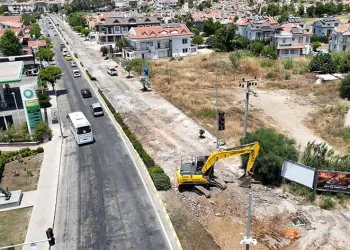 Mustafa Kemal Bulvarı’na sıcak asfalt