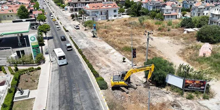 Mustafa Kemal Bulvarı’na sıcak asfalt