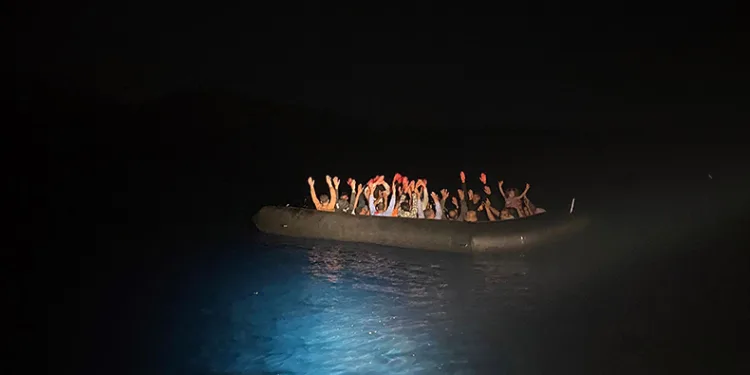 Datça’da 30 göçmen yakalandı