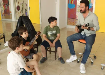 Hem eğleniyor hem öğreniyorlar