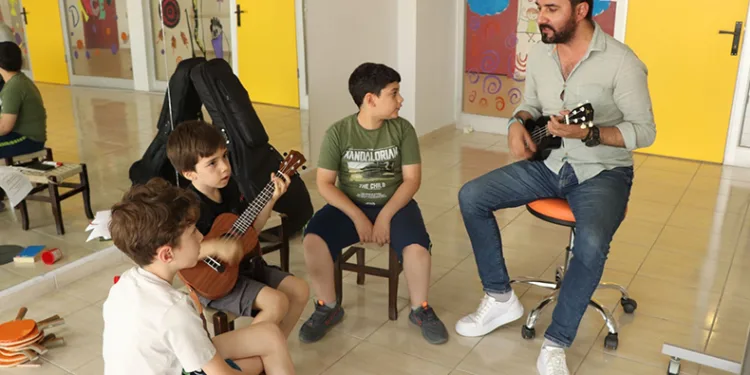 Hem eğleniyor hem öğreniyorlar