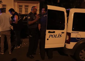 Komşuların gürültü kavgasında kan aktı