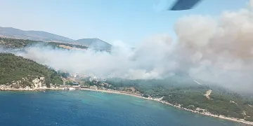 İzmir’in iki ilçesinde orman yangını