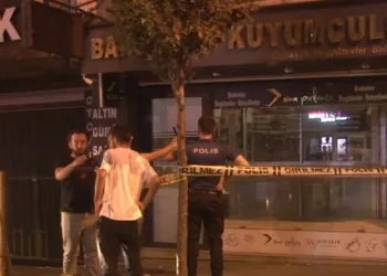 Lüks ciple geldiler, altınları çalıp gittiler